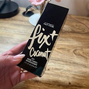 MAC COSMETICS • PREP + PRIME FIX+ • COCONUT SETTING SPRAY